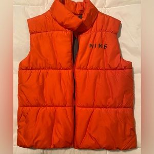 Nike Women’s Puffer Vest size Small